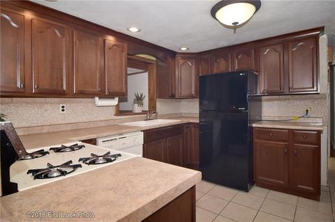 148 Endicott Dr, Warwick, RI 02888 photo 4