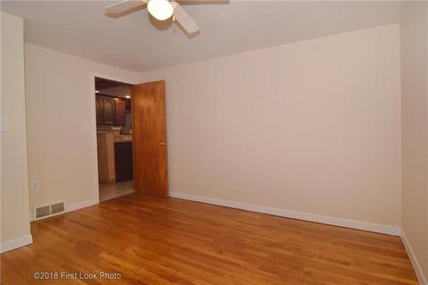 148 Endicott Dr, Warwick, RI 02888 photo 7