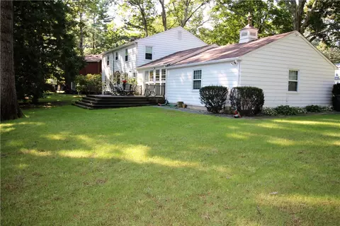 434 Red Chimney Dr, Warwick, RI 02886 photo 5