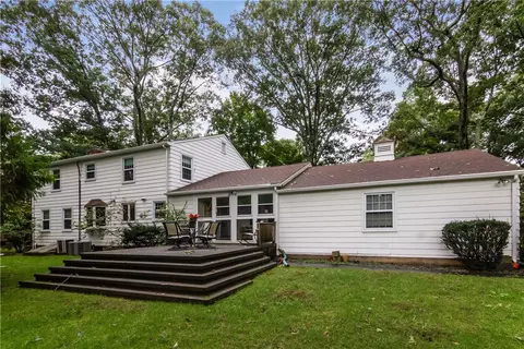 434 Red Chimney Dr, Warwick, RI 02886 photo 4