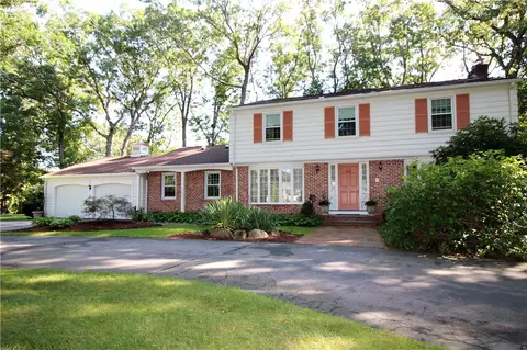 434 Red Chimney Dr, Warwick, RI 02886 photo 2