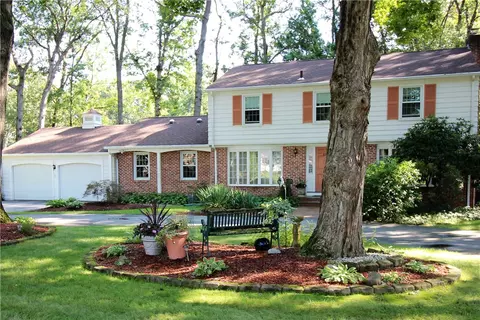 434 Red Chimney Dr, Warwick, RI 02886 photo 1