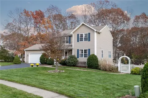 37 Ginger Trl, Coventry, RI 02816 photo 2