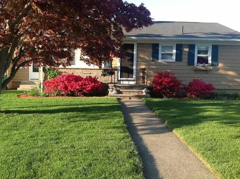25 Maplehurst Ave, Warwick, RI 02889 photo 2