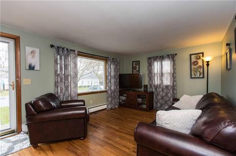25 Maplehurst Ave, Warwick, RI 02889 photo 9