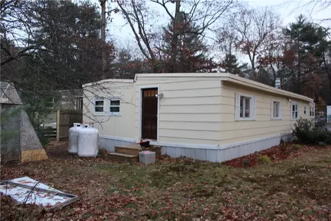 2 Welles Rd, Mapleville, RI 02839 photo 5