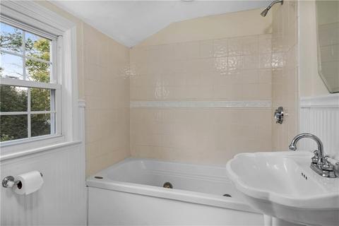 38 Westbrook Rd, Warwick, RI 02886 photo 17