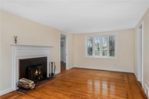 38 Westbrook Rd, Warwick, RI 02886 photo 11
