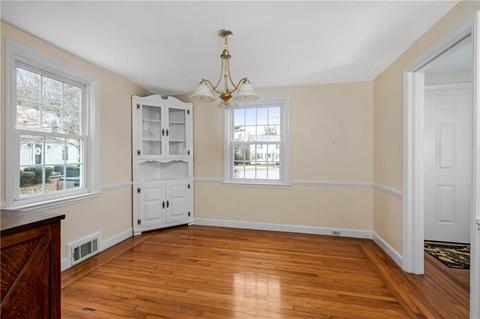 38 Westbrook Rd, Warwick, RI 02886 photo 9