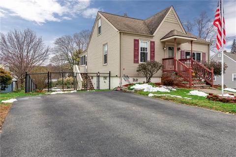 77 Grace Ave, Woonsocket, RI 02895 photo 3