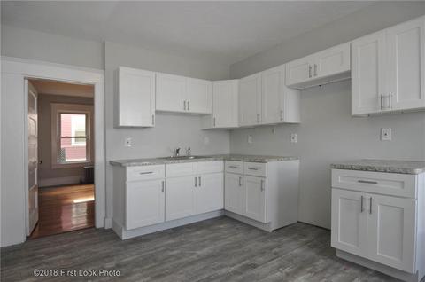 73 Hope St, Woonsocket, RI 02895 photo 3