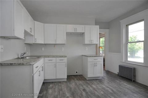 73 Hope St, Woonsocket, RI 02895 photo 2