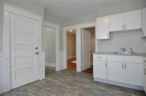73 Hope St, Woonsocket, RI 02895 photo 4