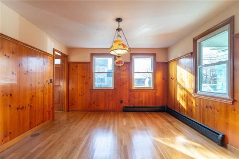8 Asylum Rd, Warren, RI 02885 photo 3
