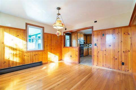 8 Asylum Rd, Warren, RI 02885 photo 4