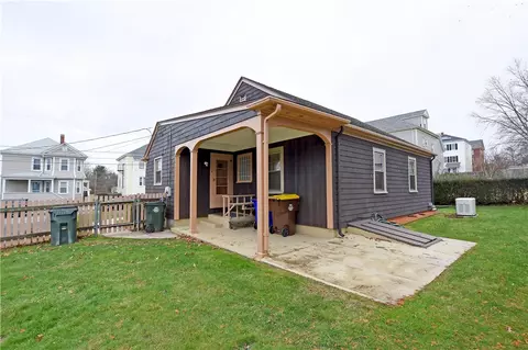 542 Anthony St, Fall River, MA 02721 photo 4