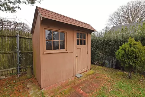 542 Anthony St, Fall River, MA 02721 photo 35