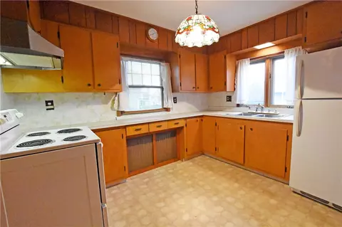 542 Anthony St, Fall River, MA 02721 photo 10