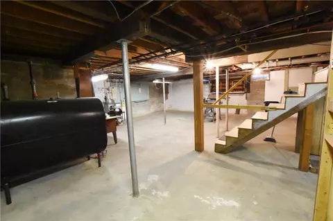 542 Anthony St, Fall River, MA 02721 photo 28
