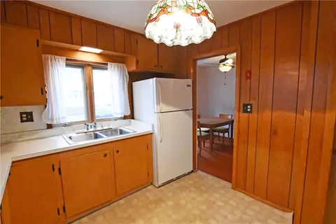 542 Anthony St, Fall River, MA 02721 photo 11
