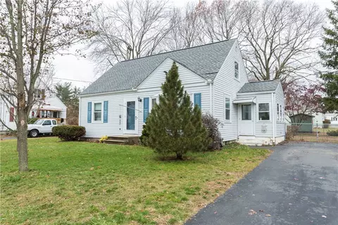 35 Lydick Ave, Warwick, RI 02888 photo 2
