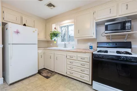 35 Lydick Ave, Warwick, RI 02888 photo 8