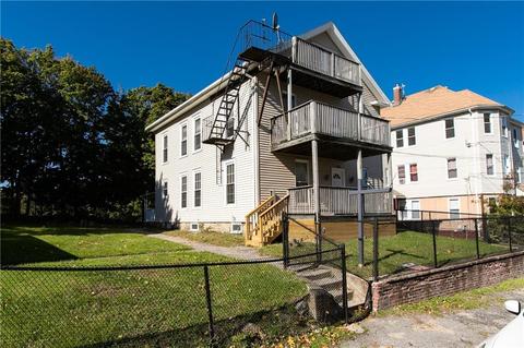 122 4th Ave, Woonsocket, RI 02895 photo 3