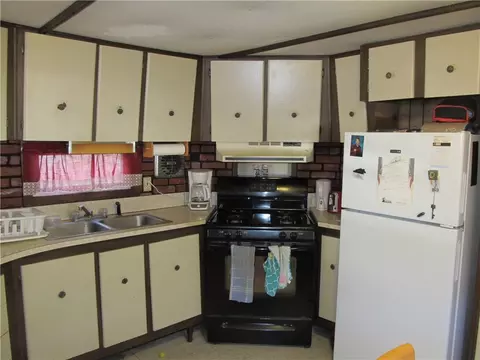 42 Hillside Dr, Mapleville, RI 02839 photo 8