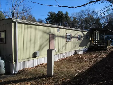 42 Hillside Dr, Mapleville, RI 02839 photo 3