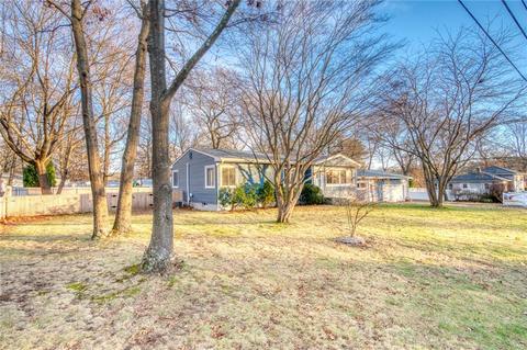 174 Spring Grove Ave, Warwick, RI 02889 photo 3