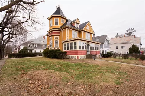 593 S Main St, Woonsocket, RI 02895 photo 4