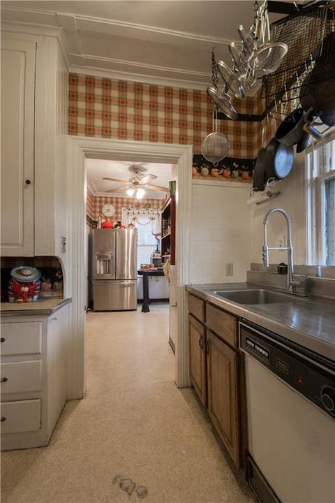 593 S Main St, Woonsocket, RI 02895 photo 12