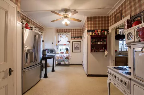 593 S Main St, Woonsocket, RI 02895 photo 10