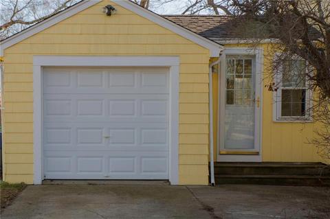 150 Palace Ave, Warwick, RI 02886 photo 3