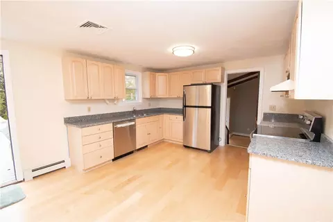 70 Eagle Rd, Cranston, RI 02920 photo 4