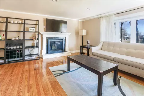 353 Diamond Hill Rd, Warwick, RI 02886 photo 13