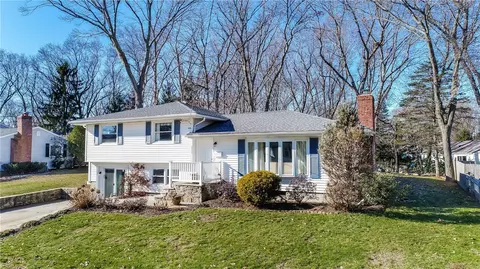 353 Diamond Hill Rd, Warwick, RI 02886 photo 1