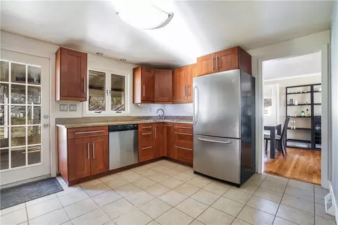 353 Diamond Hill Rd, Warwick, RI 02886 photo 3