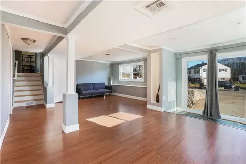 353 Diamond Hill Rd, Warwick, RI 02886 photo 6