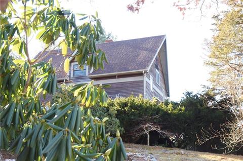 33 Cosmo St, Westerly, RI 02891 photo 4
