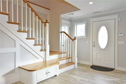 2 Captains Dr, Westerly, RI 02891 photo 8