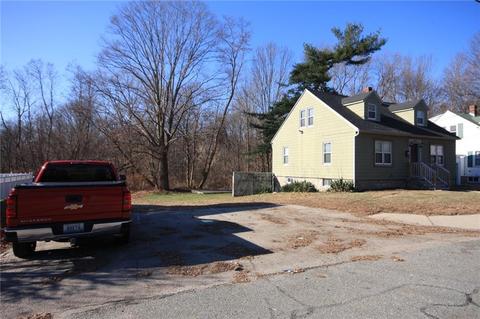 583 Mendon Rd, Woonsocket, RI 02895 photo 3
