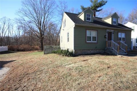 583 Mendon Rd, Woonsocket, RI 02895 photo 1