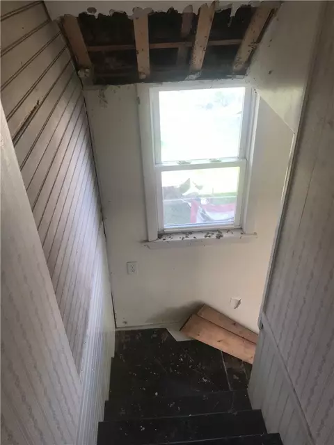 24 Logan St, Warwick, RI 02889 photo 13