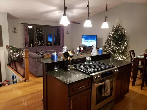 51 Eastgate Dr, Warwick, RI 02886 photo 4