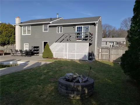 51 Eastgate Dr, Warwick, RI 02886 photo 3