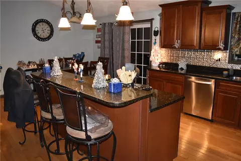 51 Eastgate Dr, Warwick, RI 02886 photo 6