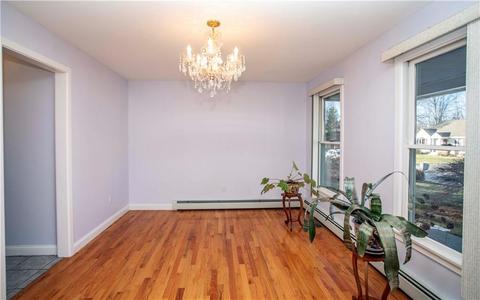 2 Cranberry Rd, Warren, RI 02885 photo 3