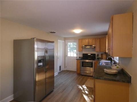 135 Gilbert St, Warwick, RI 02886 photo 4