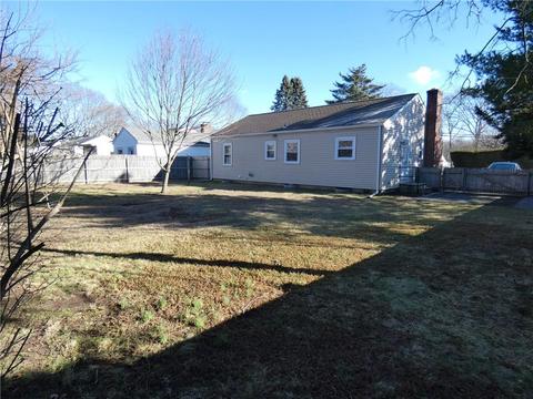 135 Gilbert St, Warwick, RI 02886 photo 2